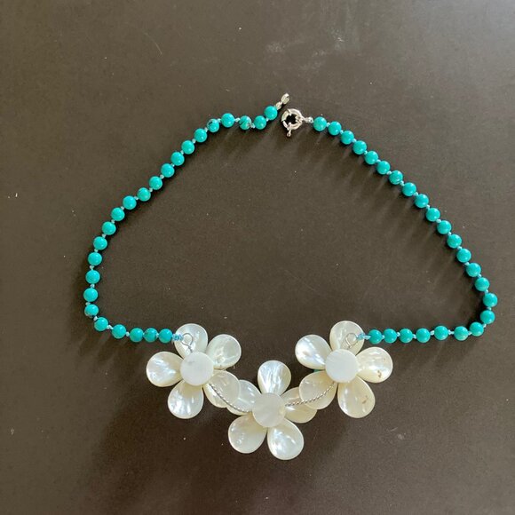 Turquoise & Mother of Pearl Flower Shaped Beaded Statement Necklace from Hawaii - Picture 4 of 14